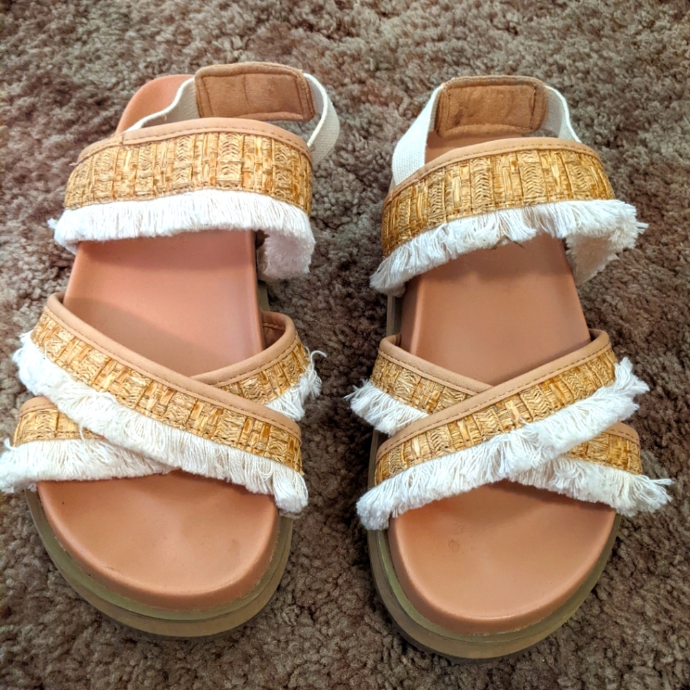Women's Cute Sandals!